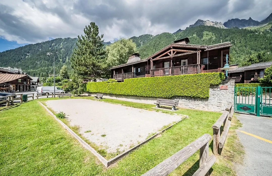 Eden Hotel, Apartments&Chalet Chamonix Les Praz-1